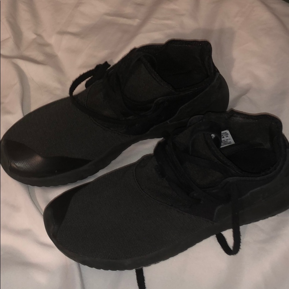 adidas tubular triple black